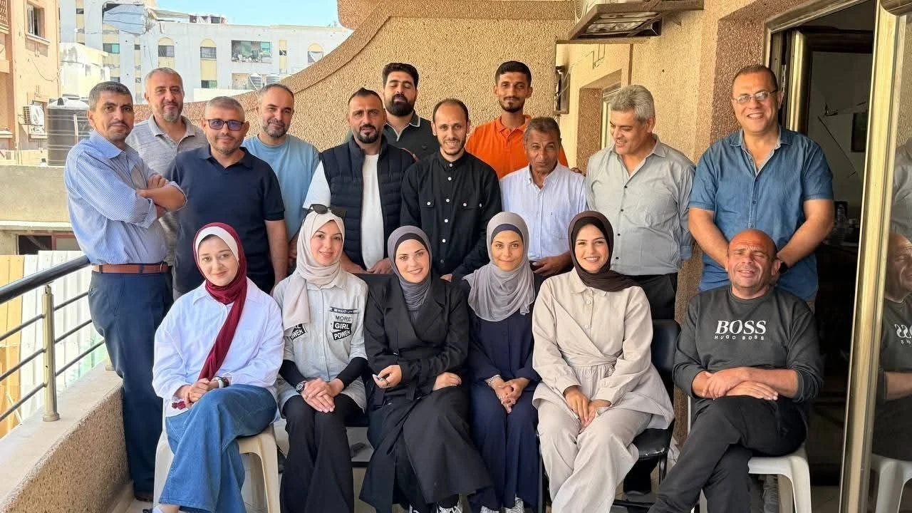 صورة جماعية للمشاركين والمشاركات في تدريب الأمن الرقمي للصحفيين